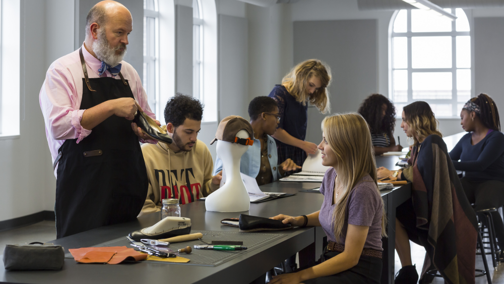 Detroit’s ����ר�� Hustles to Attract Accessories and Fashion Students