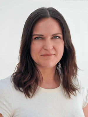 Shelly McMahon headshot