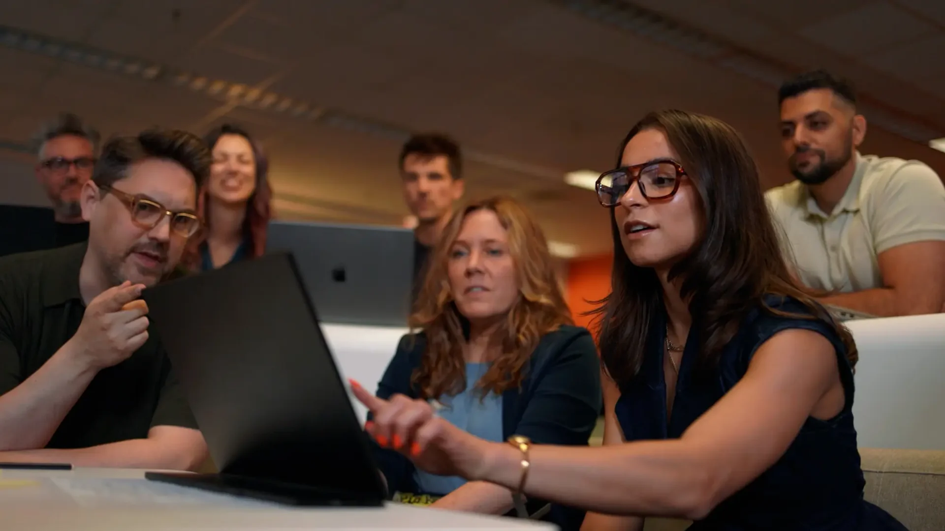 UX Design alum Christine Montalbano leading a team meeting at Stellantis headquarters
